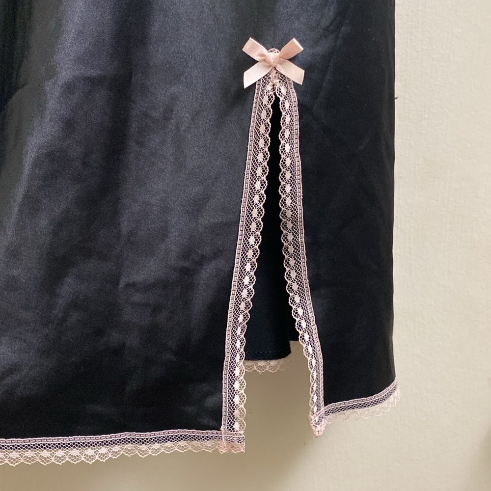 Victorias Secret - Large - Black - Babydoll - Pink trim - Side slit - Picture 6 of 7